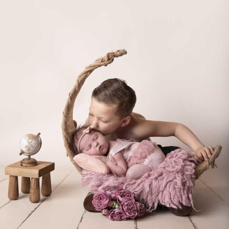 newborn posing landes