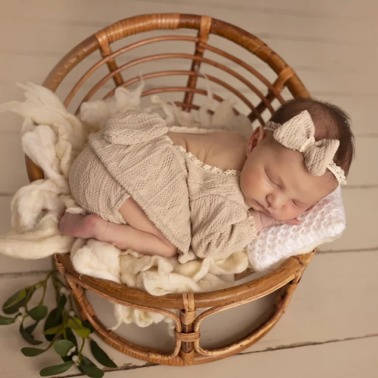 newborn posing landes