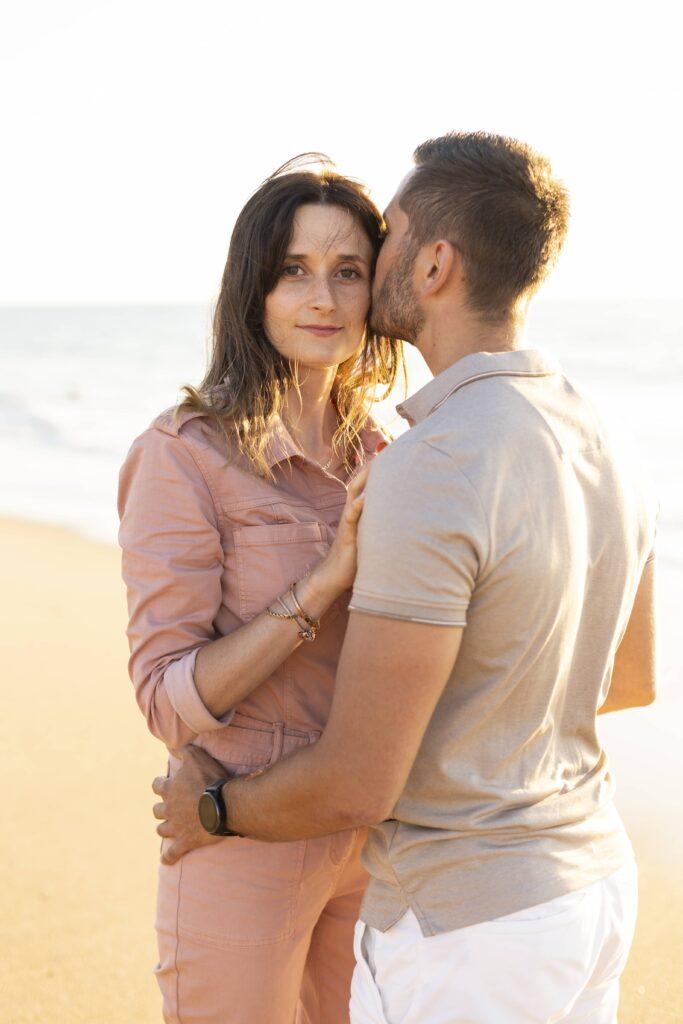Séance photo dans les Landes et Pays Basque shooting couple plage Capbreton, Landes