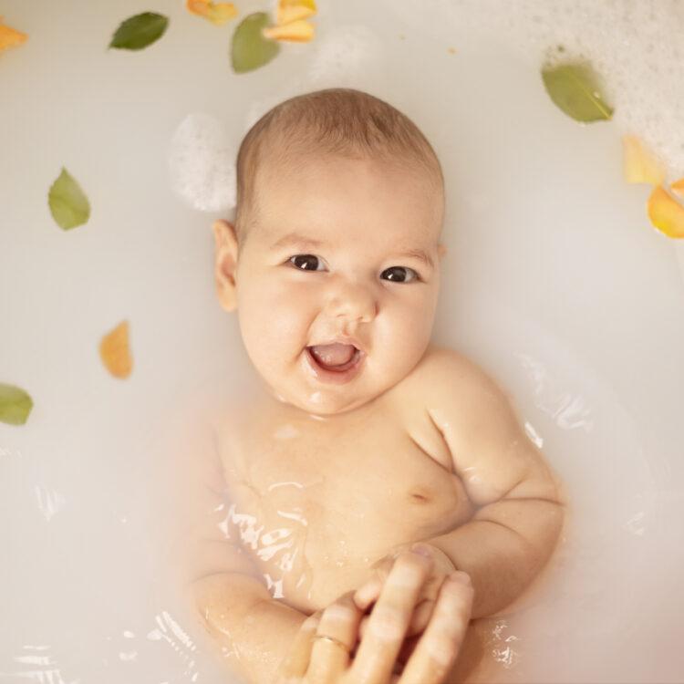 newborn posing landes