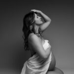 séance photo grossesse studio landes femme seule flydress