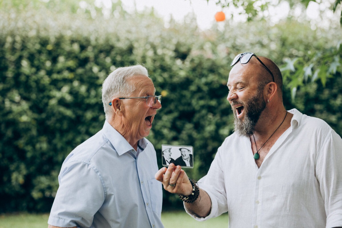 Séance photo dans les Landes et Pays Basque jeux mariage drole aquitaine